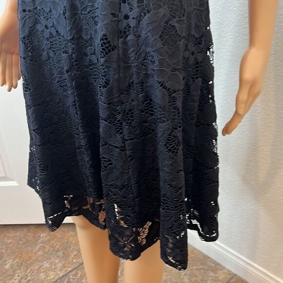 Ryan Michelle Black Dress Size Medium Floral Lace V Neck Short Sleeve Mini Lined - Picture 4 of 10